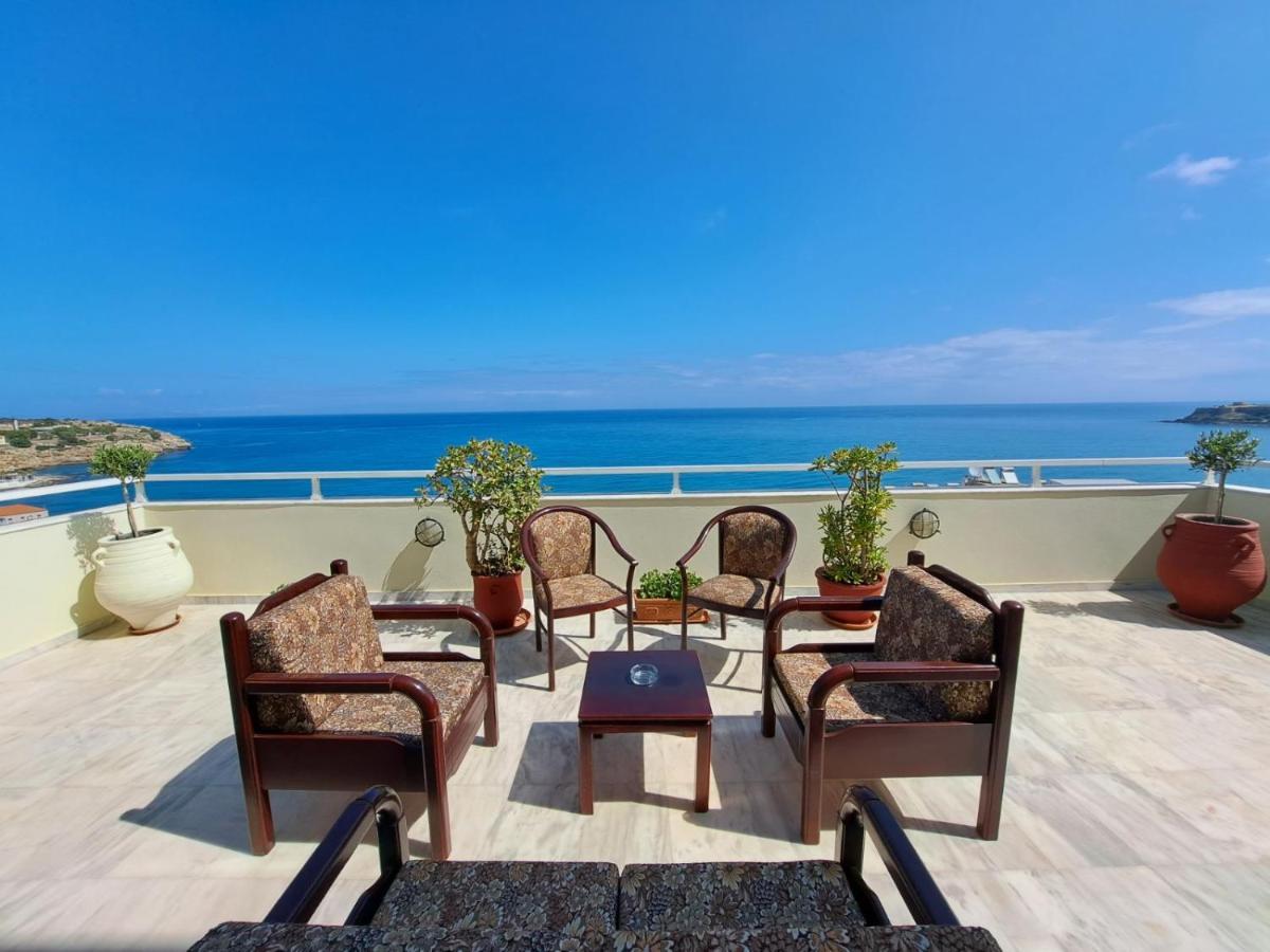 Seaview Flora'S Luxury Apartment-300Meters From The Beach Resmo Dış mekan fotoğraf
