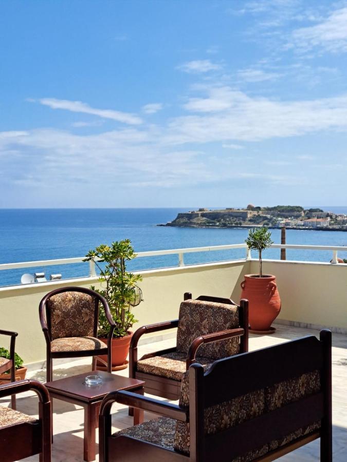 Seaview Flora'S Luxury Apartment-300Meters From The Beach Resmo Dış mekan fotoğraf