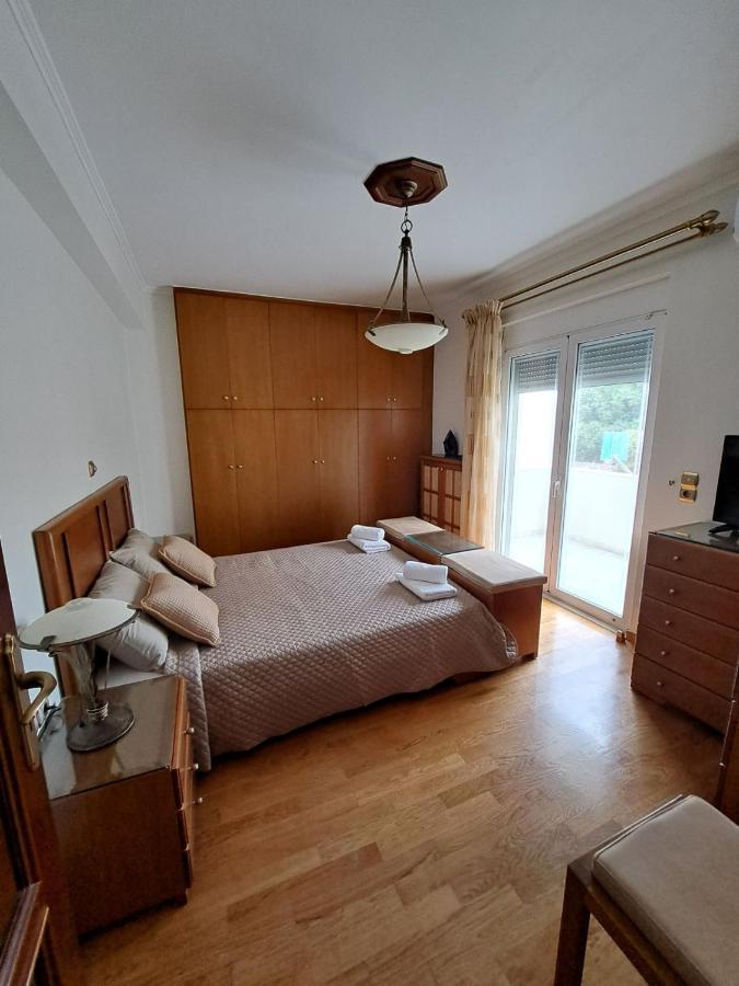 Seaview Flora'S Luxury Apartment-300Meters From The Beach Resmo Dış mekan fotoğraf