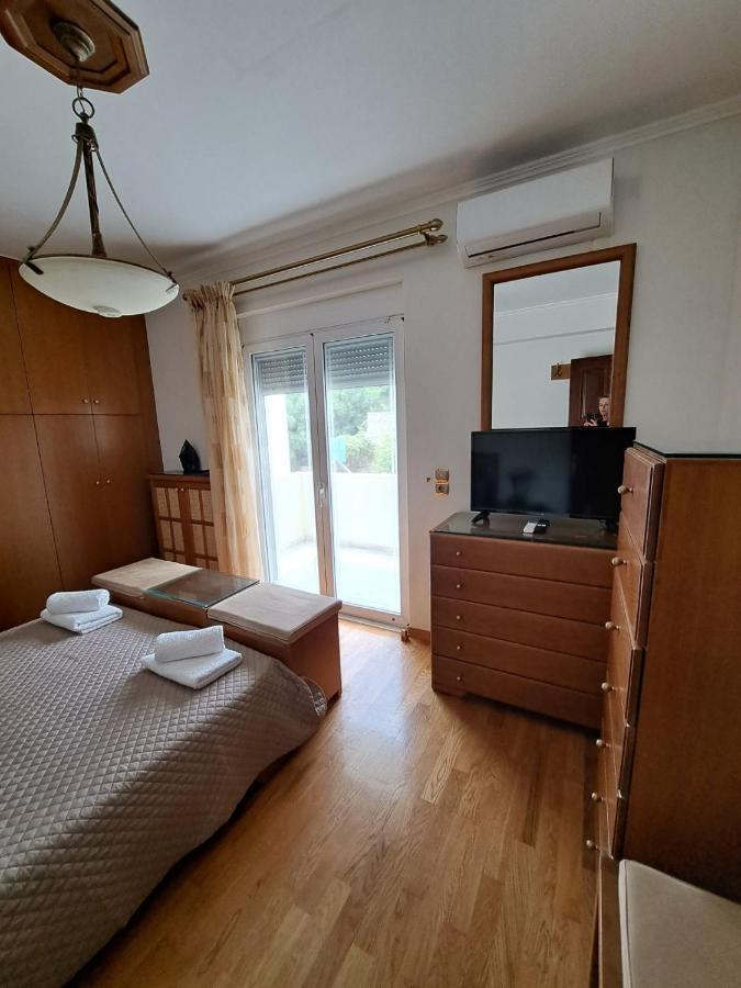 Seaview Flora'S Luxury Apartment-300Meters From The Beach Resmo Dış mekan fotoğraf