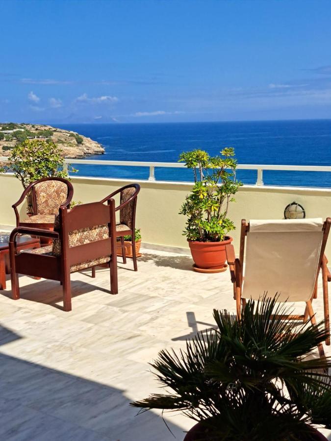 Seaview Flora'S Luxury Apartment-300Meters From The Beach Resmo Dış mekan fotoğraf