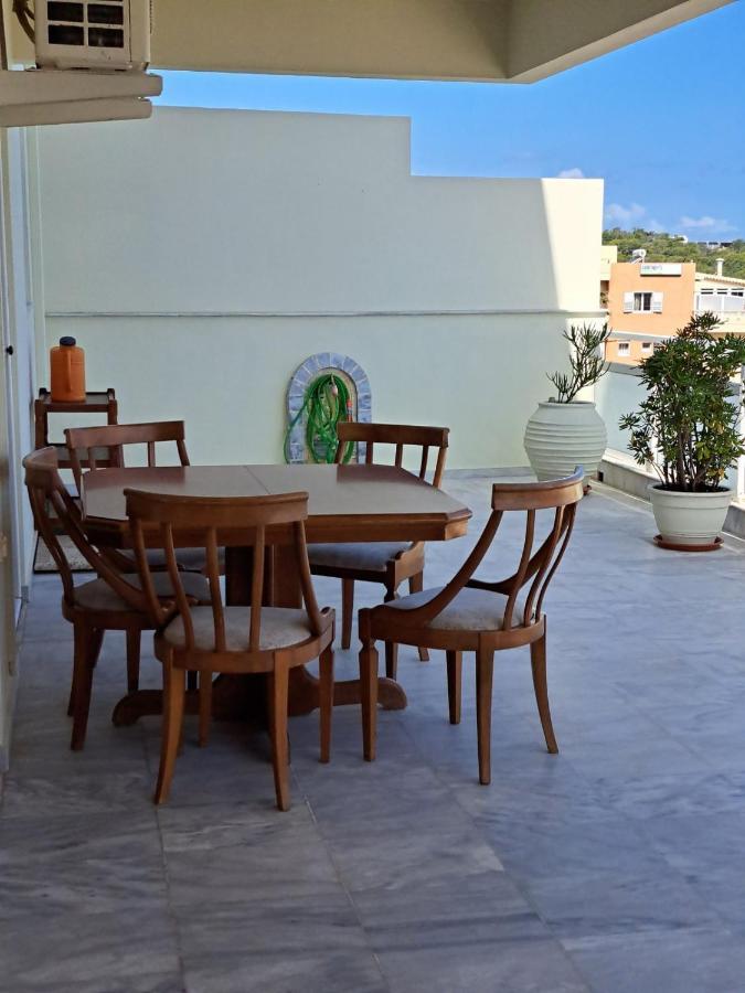 Seaview Flora'S Luxury Apartment-300Meters From The Beach Resmo Dış mekan fotoğraf