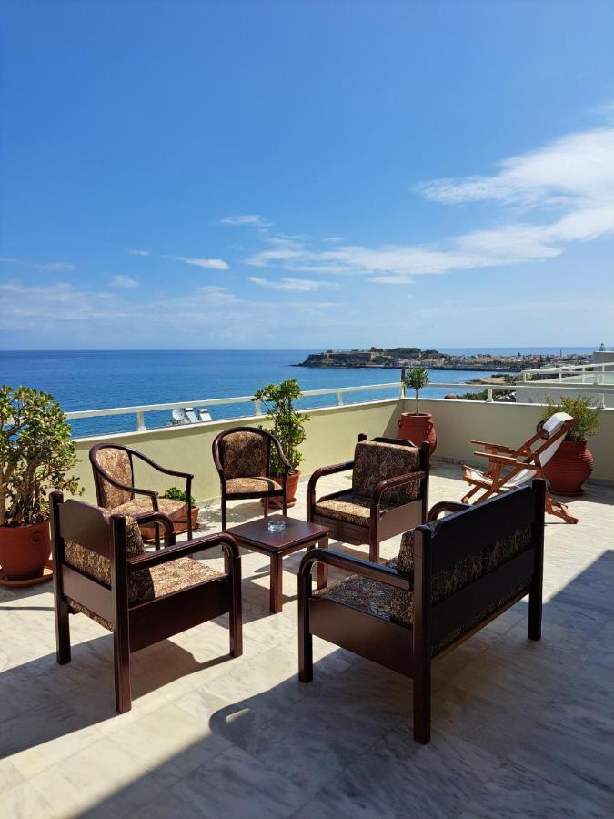 Seaview Flora'S Luxury Apartment-300Meters From The Beach Resmo Dış mekan fotoğraf