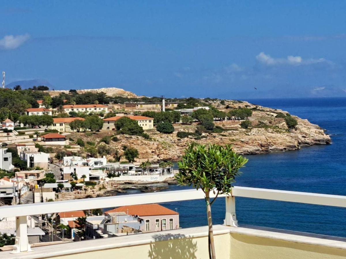 Seaview Flora'S Luxury Apartment-300Meters From The Beach Resmo Dış mekan fotoğraf