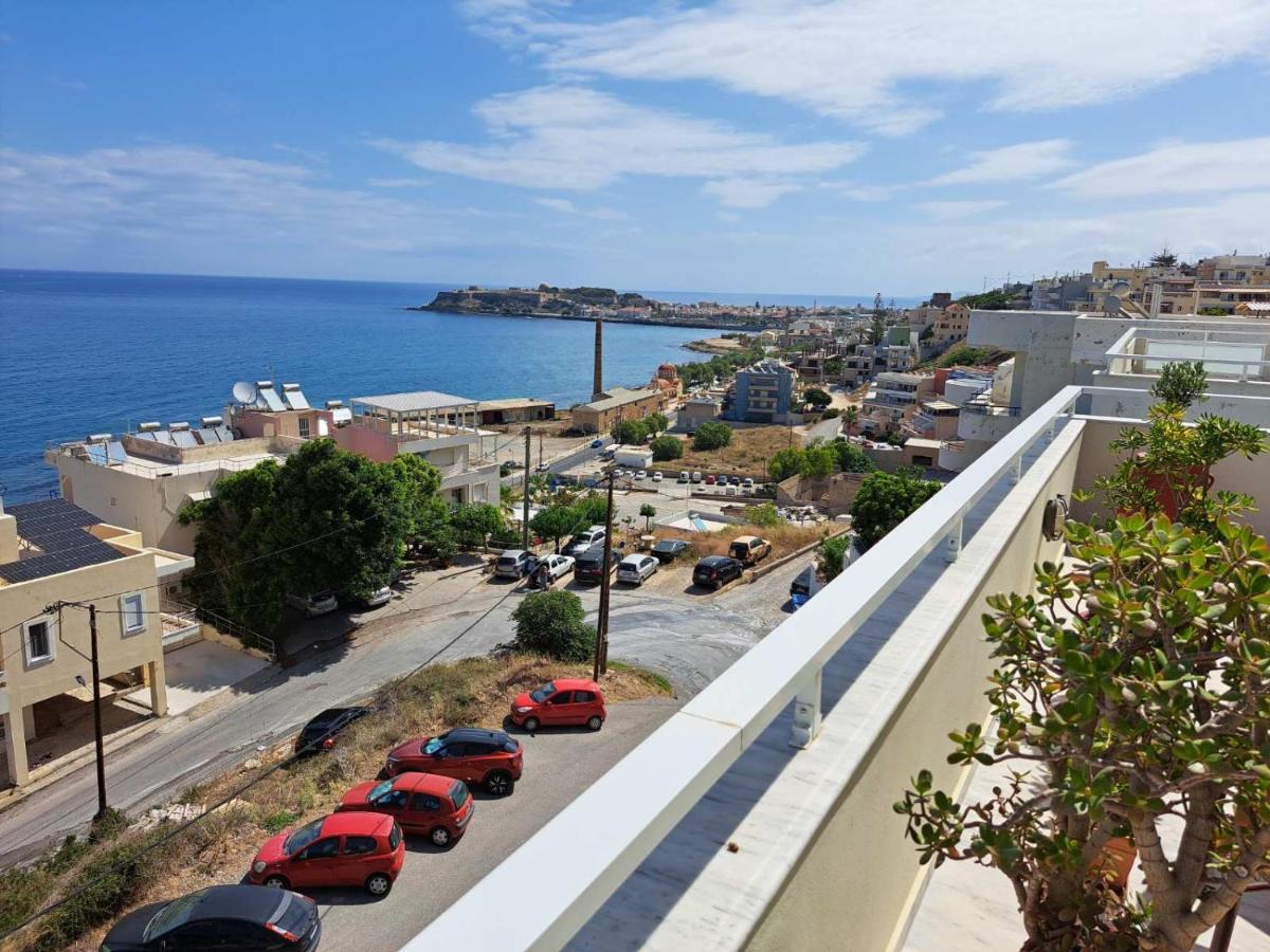Seaview Flora'S Luxury Apartment-300Meters From The Beach Resmo Dış mekan fotoğraf